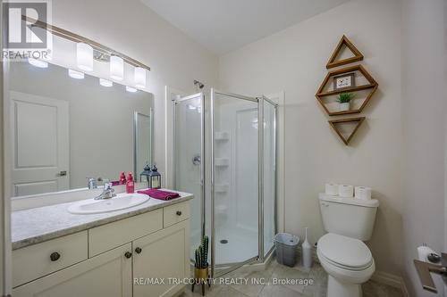 bathroom - 22 Cortland Terrace, St. Thomas, ON - Indoor Photo Showing Bathroom