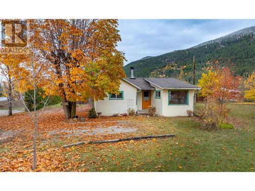 518 Devon Street, Creston, BC - Outdoor