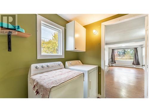 518 Devon Street, Creston, BC - Indoor Photo Showing Laundry Room