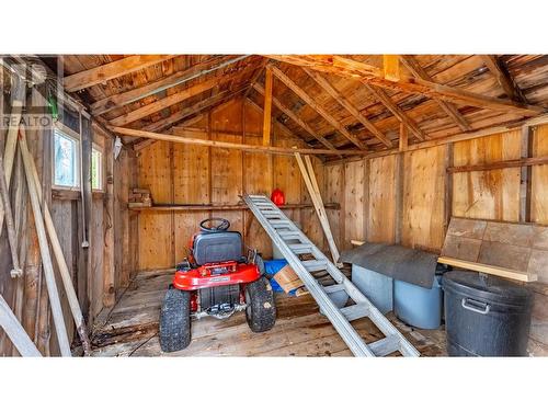 518 Devon Street, Creston, BC - Indoor Photo Showing Basement