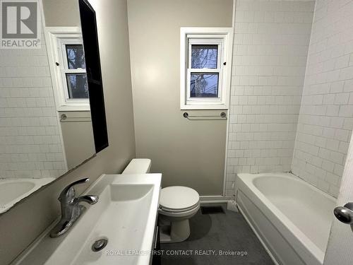 App #1 - 195 Steel Street, Barrie, ON - Indoor Photo Showing Bathroom