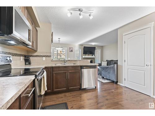 3104 16 Av Nw, Edmonton, AB - Indoor Photo Showing Kitchen With Upgraded Kitchen