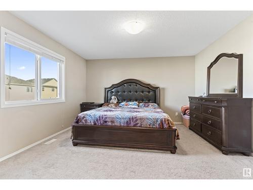 3104 16 Av Nw, Edmonton, AB - Indoor Photo Showing Bedroom