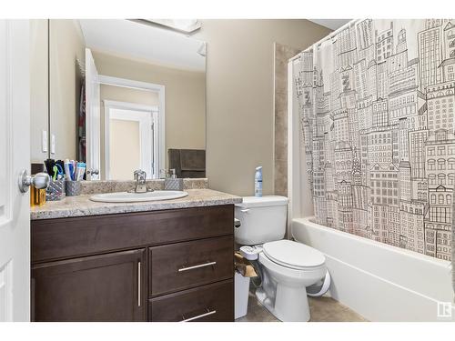 3104 16 Av Nw, Edmonton, AB - Indoor Photo Showing Bathroom