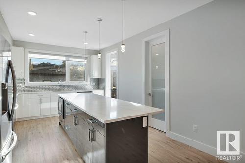 8719 88 Av Nw, Edmonton, AB - Indoor Photo Showing Kitchen