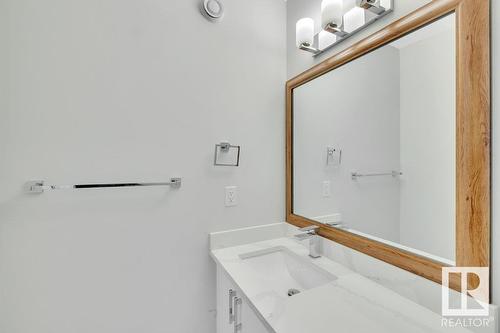 8719 88 Av Nw, Edmonton, AB - Indoor Photo Showing Bathroom