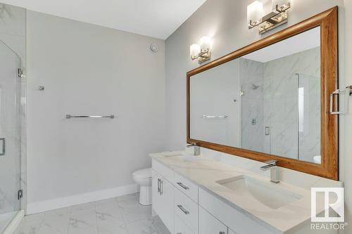 8719 88 Av Nw, Edmonton, AB - Indoor Photo Showing Bathroom