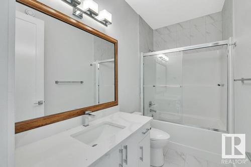 8719 88 Av Nw, Edmonton, AB - Indoor Photo Showing Bathroom