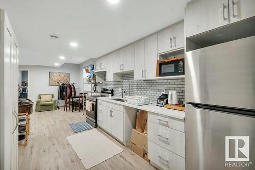 8719 88 Av Nw, Edmonton, AB - Indoor Photo Showing Kitchen