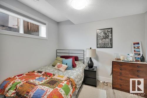 8719 88 Av Nw, Edmonton, AB - Indoor Photo Showing Bedroom