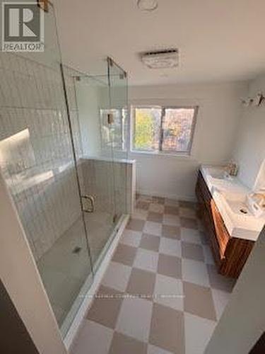 860 Marinet Crescent, Pickering, ON - Indoor Photo Showing Bathroom