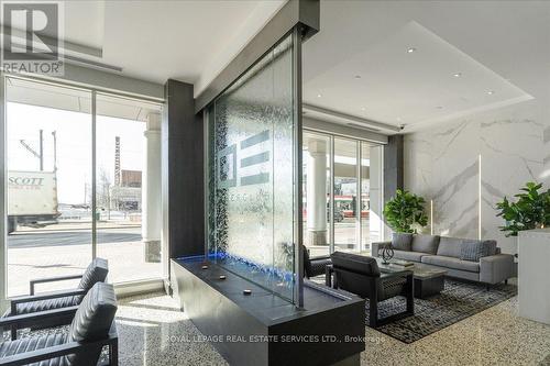 1007 - 218 Queens Quay W, Toronto, ON - Indoor