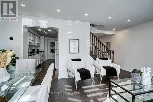 679 Graceland Court S, Pickering, ON - Indoor Photo Showing Dining Room