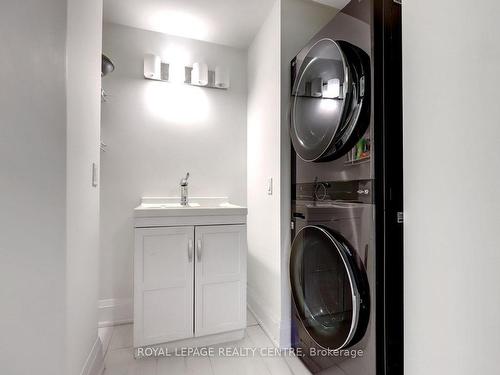 8 Bell Royal Crt, Toronto, ON - Indoor Photo Showing Laundry Room