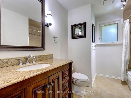 8 Bell Royal Crt, Toronto, ON - Indoor Photo Showing Bathroom