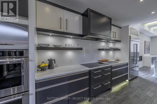 301 Waterstone Place, London, ON - Indoor Photo Showing Kitchen With Upgraded Kitchen