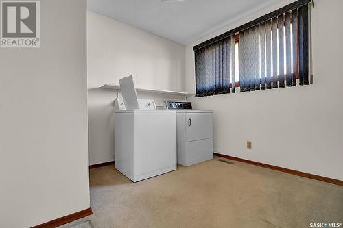 394 Sangster Boulevard, Regina, SK - Indoor Photo Showing Laundry Room