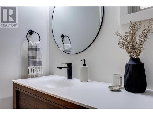 1153 Bernard Avenue Unit# 16, Kelowna, BC - Indoor Photo Showing Bathroom