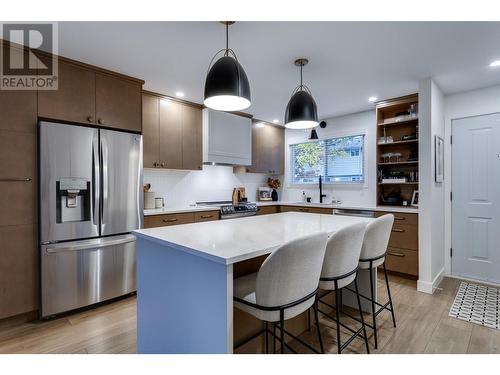 1153 Bernard Avenue Unit# 16, Kelowna, BC - Indoor Photo Showing Kitchen With Upgraded Kitchen