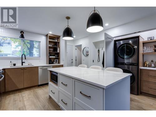 1153 Bernard Avenue Unit# 16, Kelowna, BC - Indoor Photo Showing Kitchen