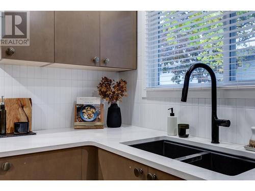 1153 Bernard Avenue Unit# 16, Kelowna, BC - Indoor Photo Showing Kitchen With Double Sink