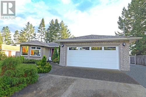 576 Dogwood Rd, Qualicum Beach, BC - Outdoor