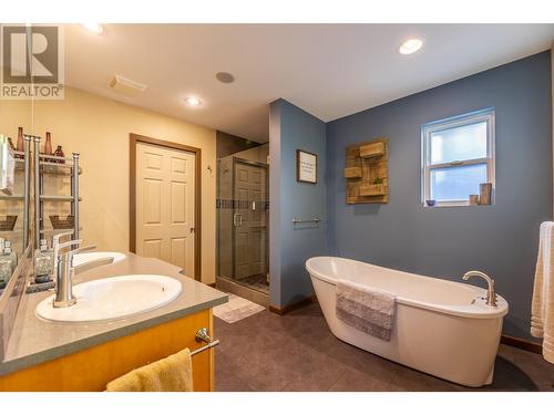 132 Christie Mountain Lane, Okanagan Falls, BC - Indoor Photo Showing Bathroom