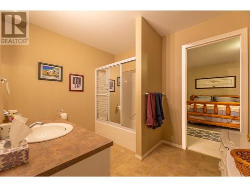 132 Christie Mountain Lane, Okanagan Falls, BC - Indoor Photo Showing Bathroom