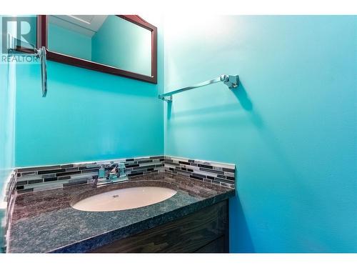 4365 Yellowhead Highway, Kamloops, BC - Indoor Photo Showing Bathroom