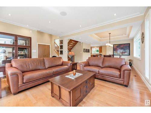 8728 101 Av Nw, Edmonton, AB - Indoor Photo Showing Living Room