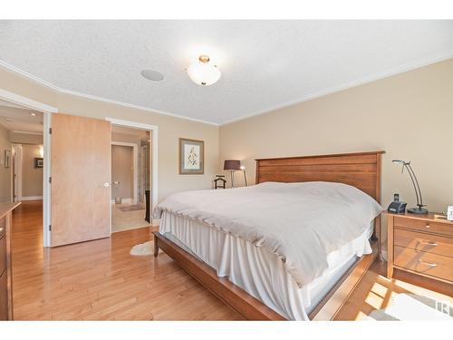 8728 101 Av Nw, Edmonton, AB - Indoor Photo Showing Bedroom