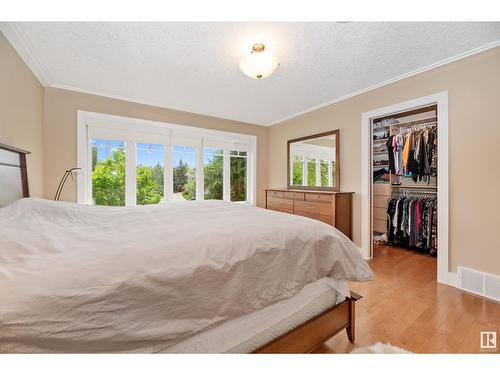 8728 101 Av Nw, Edmonton, AB - Indoor Photo Showing Bedroom