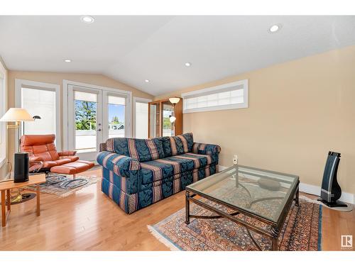 8728 101 Av Nw, Edmonton, AB - Indoor Photo Showing Living Room