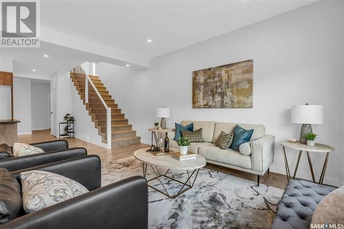 356 Leskiw Bend, Saskatoon, SK - Indoor Photo Showing Living Room