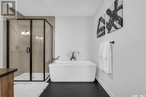 356 Leskiw Bend, Saskatoon, SK - Indoor Photo Showing Bathroom