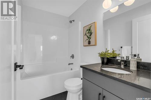 356 Leskiw Bend, Saskatoon, SK - Indoor Photo Showing Bathroom