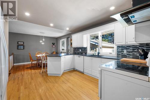 90 Darke Crescent, Regina, SK - Indoor Photo Showing Kitchen