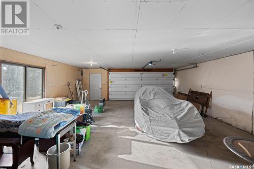 90 Darke Crescent, Regina, SK - Indoor Photo Showing Garage