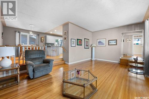 90 Darke Crescent, Regina, SK - Indoor Photo Showing Living Room