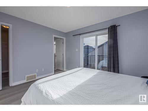 1543 35 Av Nw, Edmonton, AB - Indoor Photo Showing Bedroom