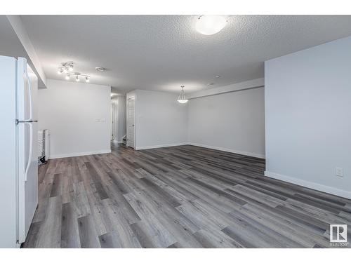 1543 35 Av Nw, Edmonton, AB - Indoor Photo Showing Other Room