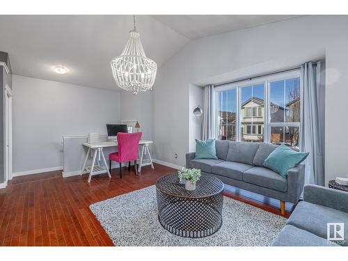 1543 35 Av Nw, Edmonton, AB - Indoor Photo Showing Living Room