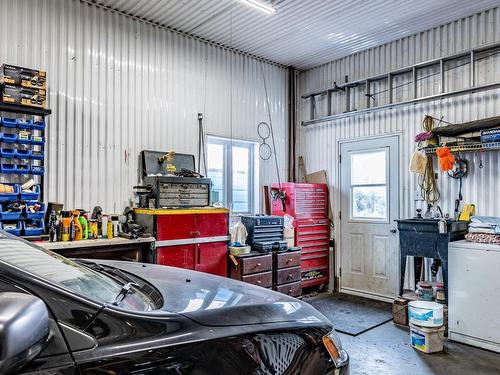 Garage - 918 Boul. De Lanaudière, Sainte-Anne-De-La-Pérade, QC - Indoor Photo Showing Garage