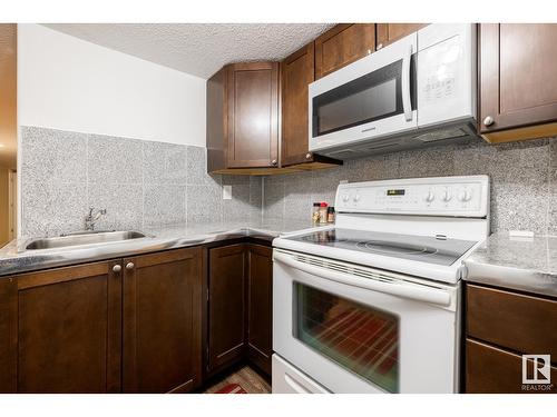 12221 102 St Nw, Edmonton, AB - Indoor Photo Showing Kitchen