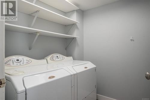 4955 Laguna Way, Nanaimo, BC - Indoor Photo Showing Laundry Room