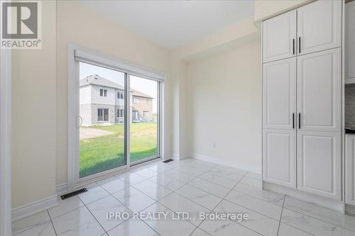 78 Lorne Thomas Place, New Tecumseth, ON - Indoor Photo Showing Other Room