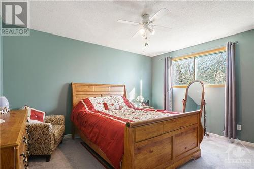 12 Haggart Street, Perth, ON - Indoor Photo Showing Bedroom