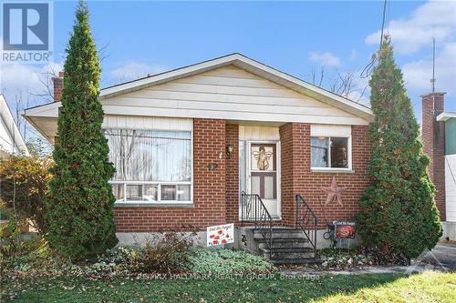 12 Haggart Street, Perth, ON - Outdoor