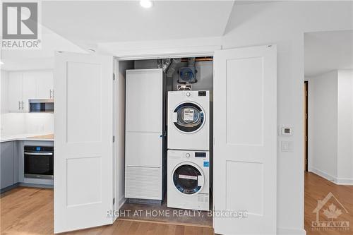 811 - 340 Queen Street, Ottawa, ON - Indoor Photo Showing Laundry Room