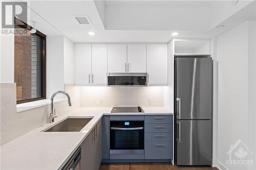 340 Queen Street Unit#811, Ottawa, ON - Indoor Photo Showing Kitchen With Stainless Steel Kitchen With Upgraded Kitchen